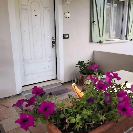 Daire Casa Busche - Piccola In Campagna Con Ampio Giardino *